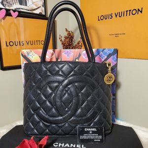 Authentic chanel medallion caviar